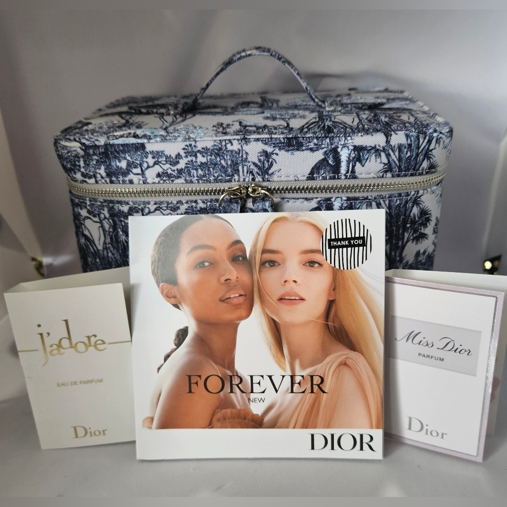 🖤Dior Around The World Zippered Large Train Case with Luxury Samples